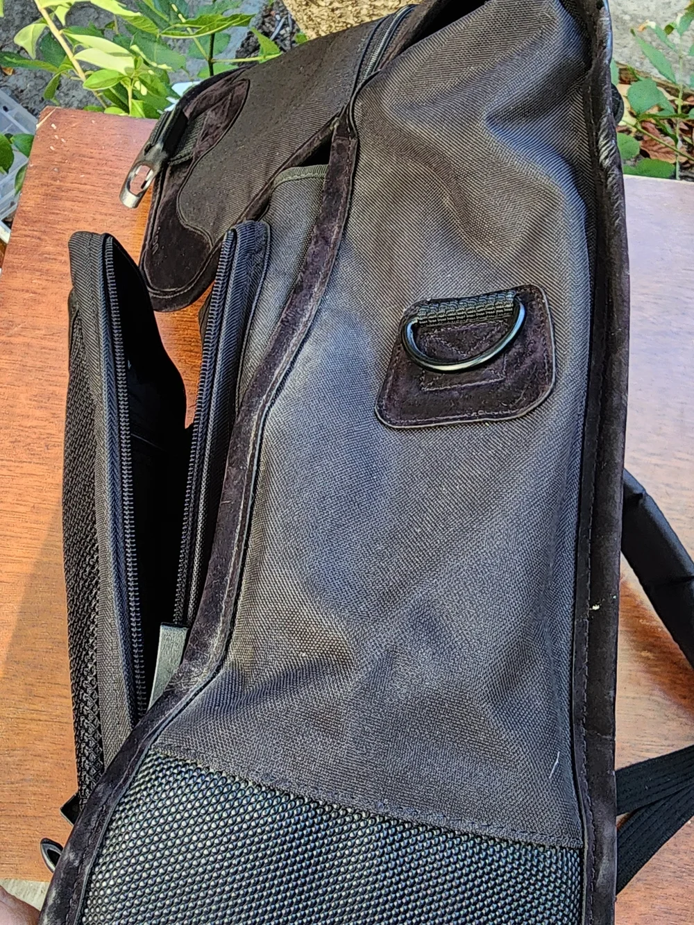 Kensington SaddleBag Hybrid Laptop Backpack Messenger Briefcase Bag Black
